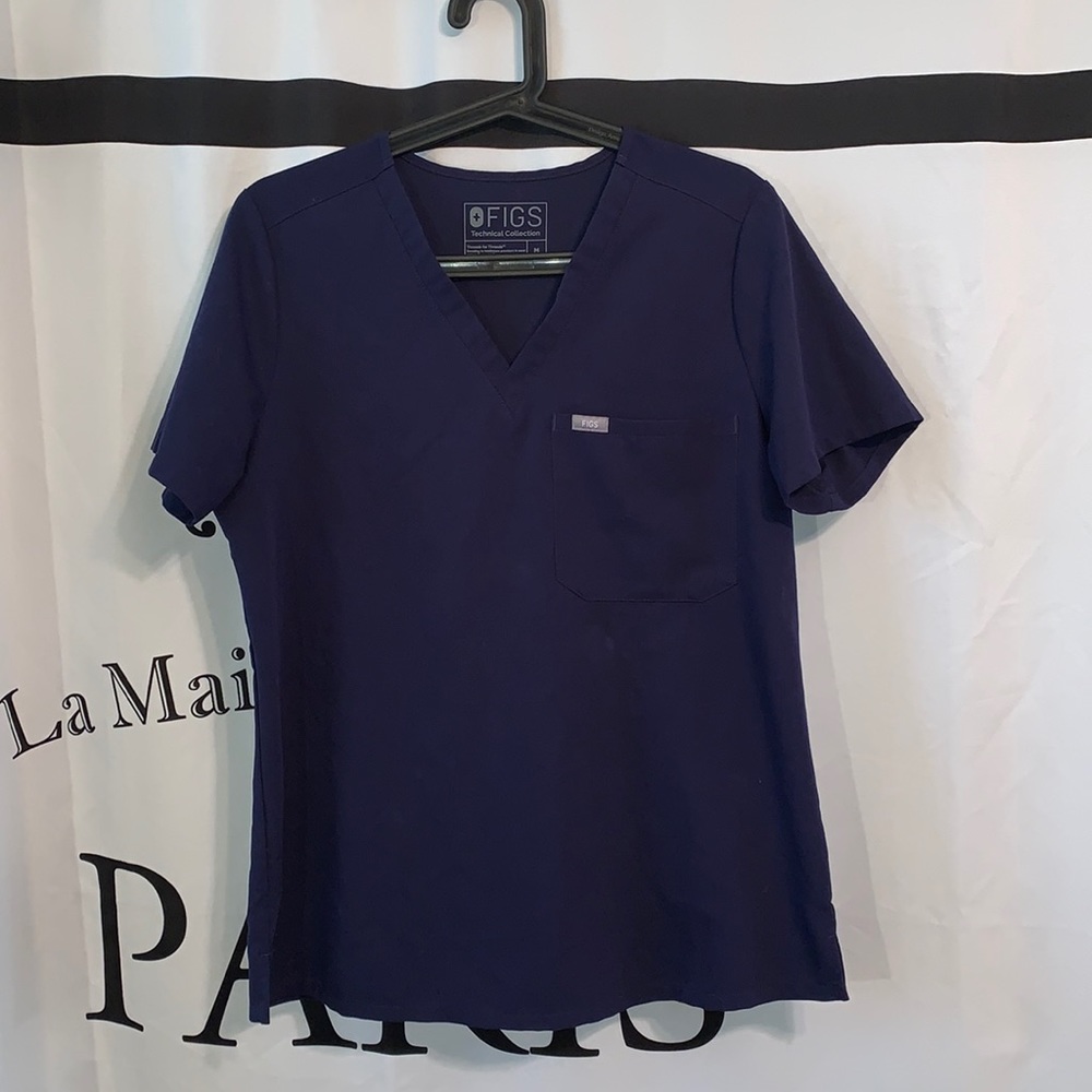 FIGS SCRUB TOP SIZE MEDIUM PO# 1507